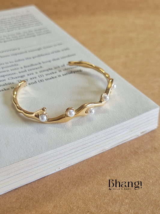 Wavy Pearl Cuff