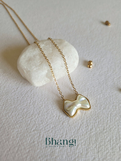 Pearl Bow Necklace